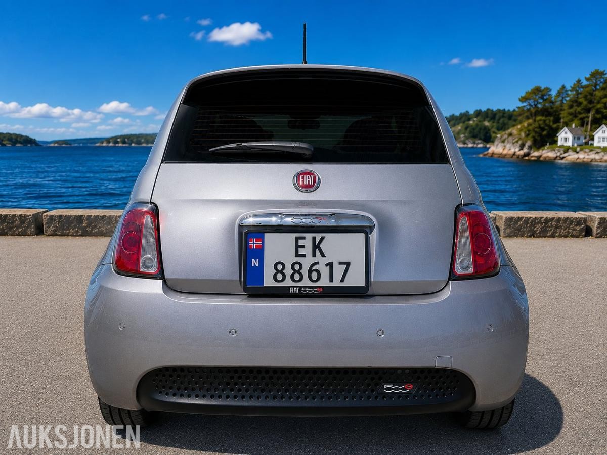 2014 Fiat 500E cruisekontroll parkeringssensor lav km 79 000km